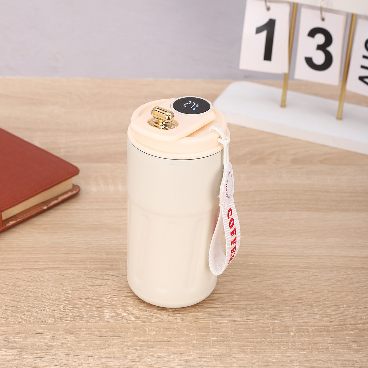 Smart thermal bottle keeping drink cold demonstration